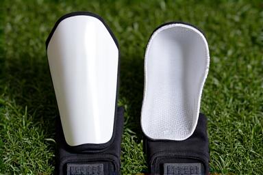 Protège-tibias de football légers et confortables